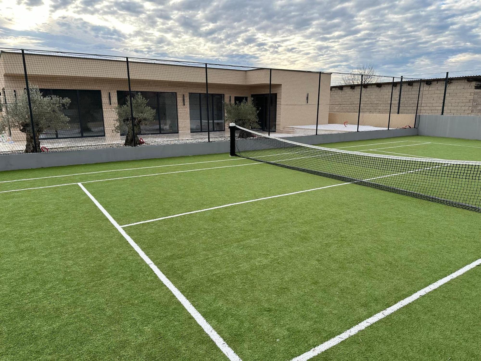Villa Tina With Swimming Pool, Tennis Court, Games Room, Sauna, Gym, Bbq Policnik Eksteriør bilde