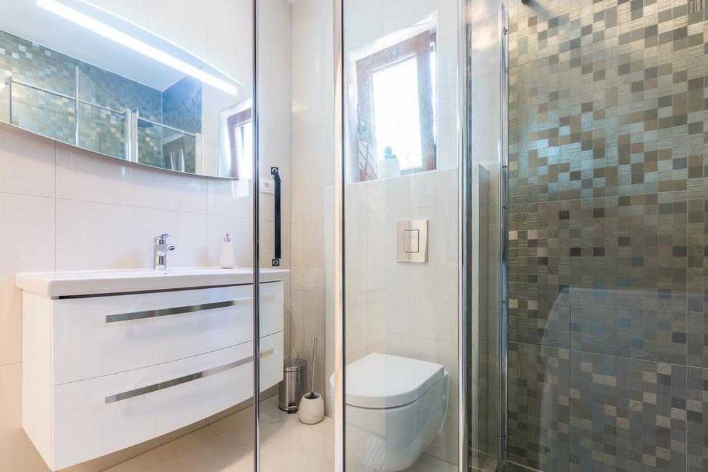 Villa Tina With Swimming Pool, Tennis Court, Games Room, Sauna, Gym, Bbq Policnik Eksteriør bilde